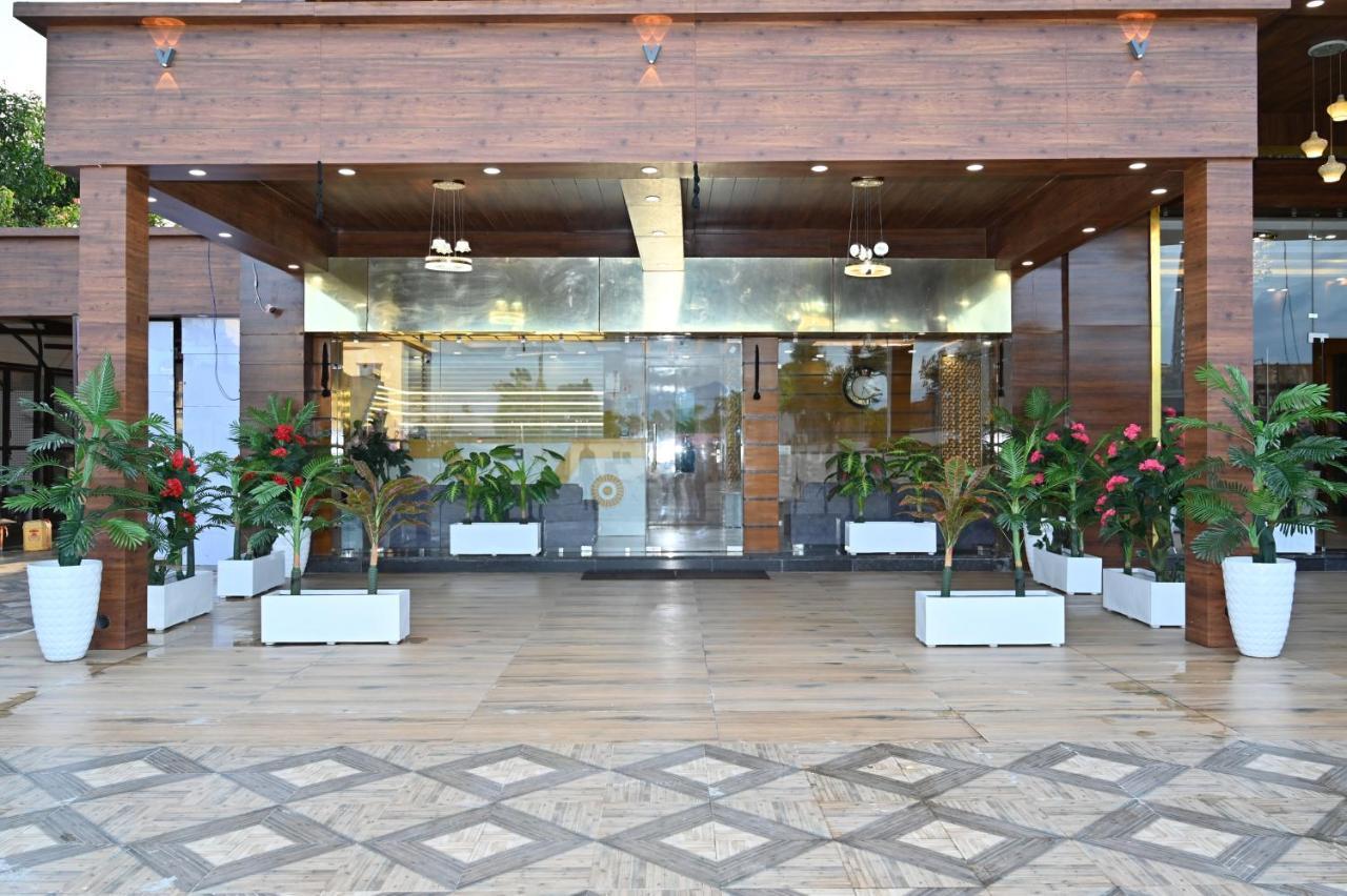 Hotel Vasdaa Grand Dehradun Exterior foto